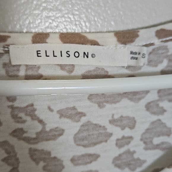Ellison basic scoop neck animal print short sleeve tee Sz Small - Picture 5 of 10
